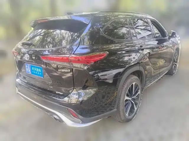 Toyota Crown Kluger 2021 2.5L HEV 4WD Luxury — фото 2