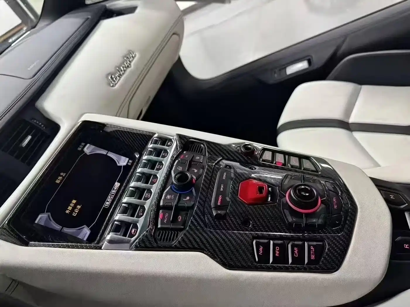 Lamborghini Aventador 2011 LP 700-4 фото 7