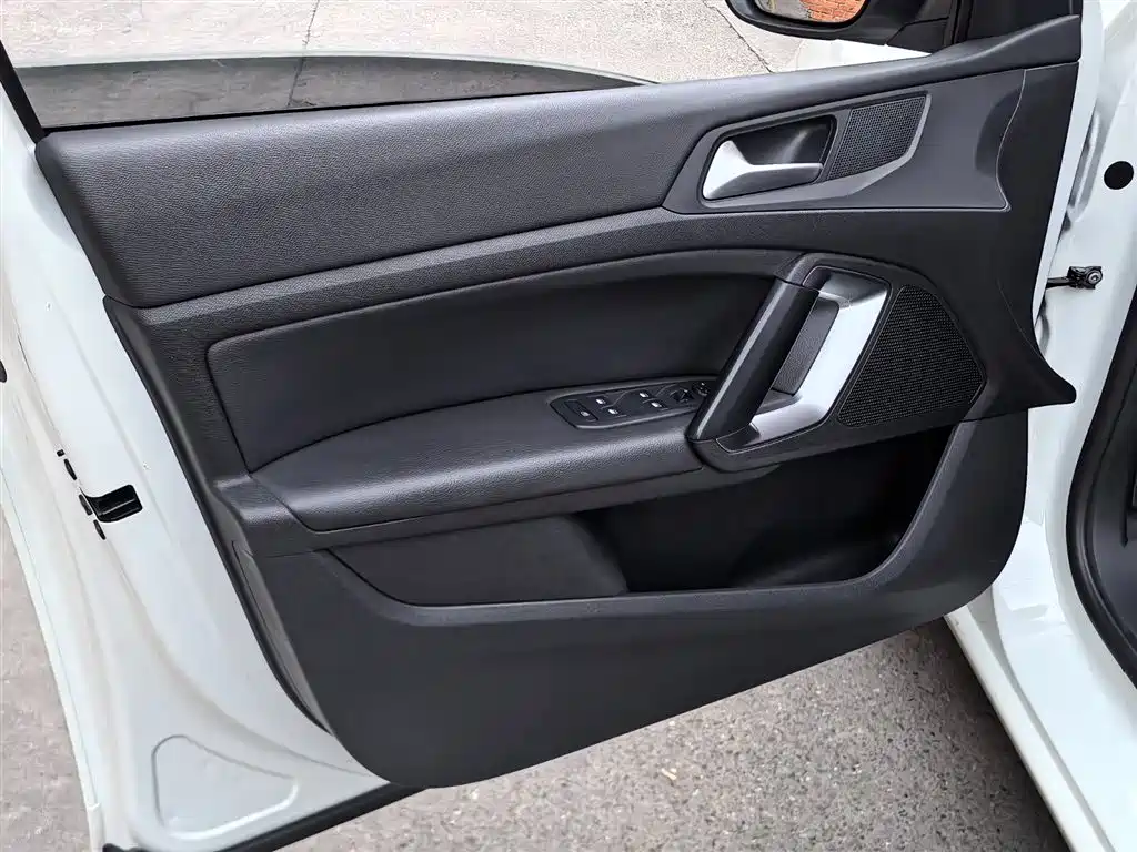 Peugeot 408 2014 1.8L Automatic Luxury Edition фото 9