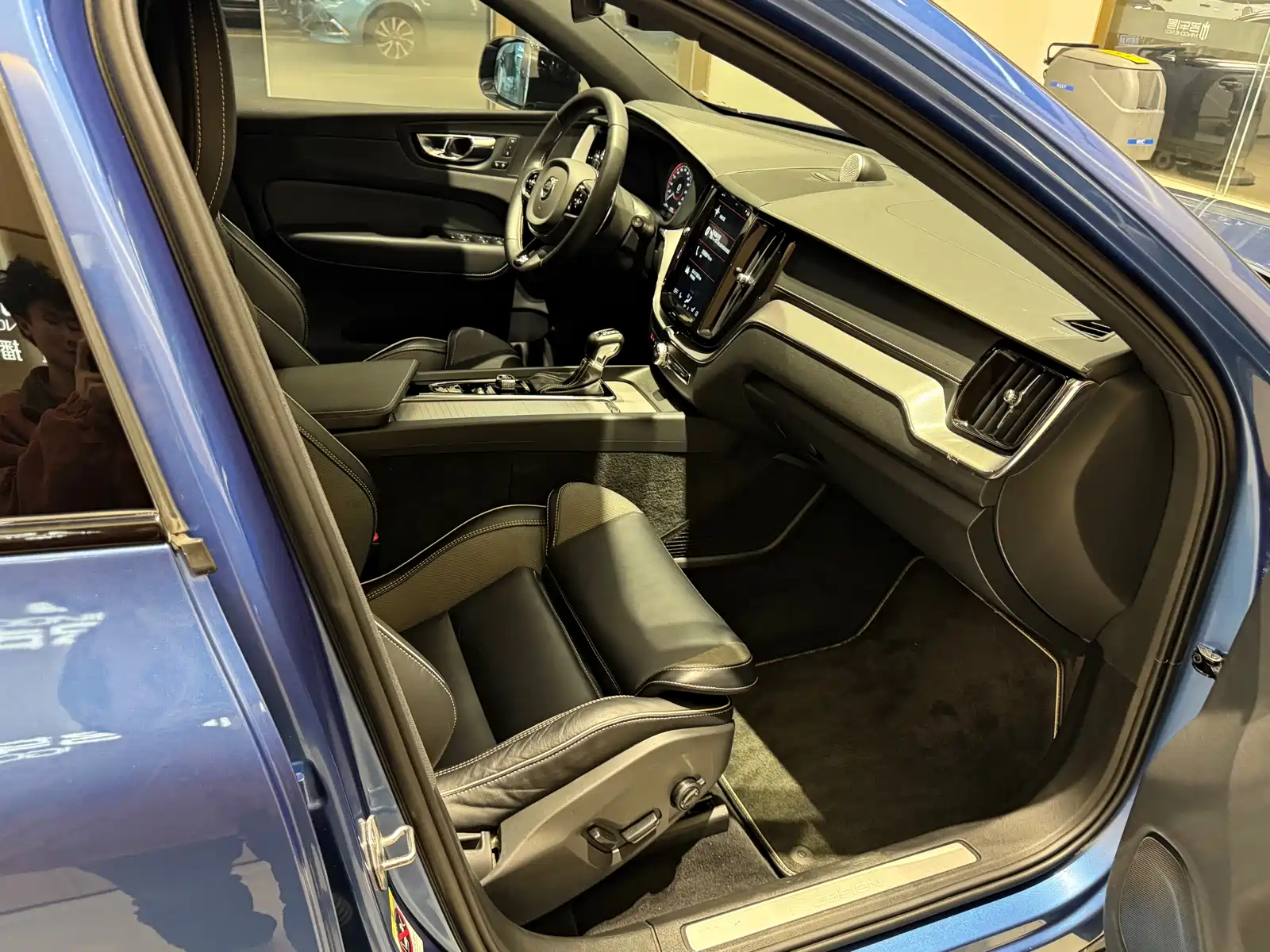 Фото 18 - Volvo XC60