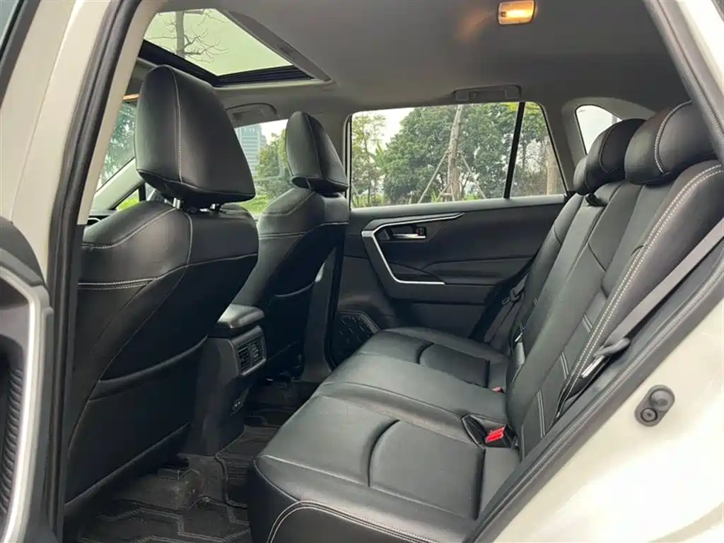 Toyota RAV4 Rongfang 2022 2.0L CVT 2WD Trend Edition фото 4