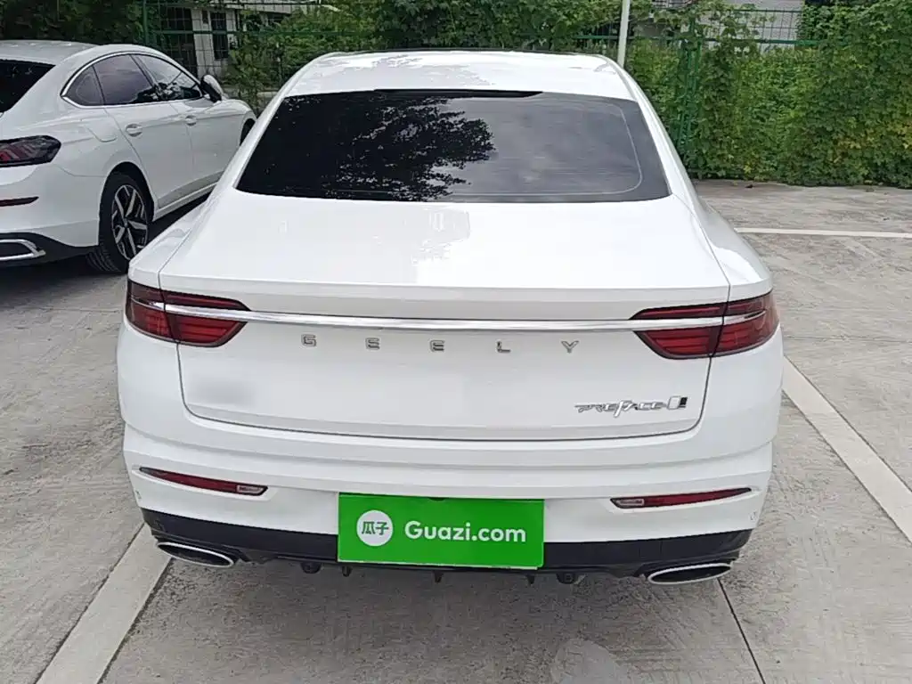 Фото 6 - Geely Preface