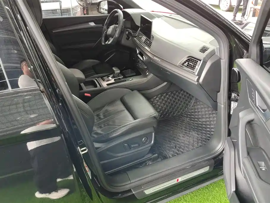 Audi Q5L 2023 40T Ice & Snow Sport Edition фото 8