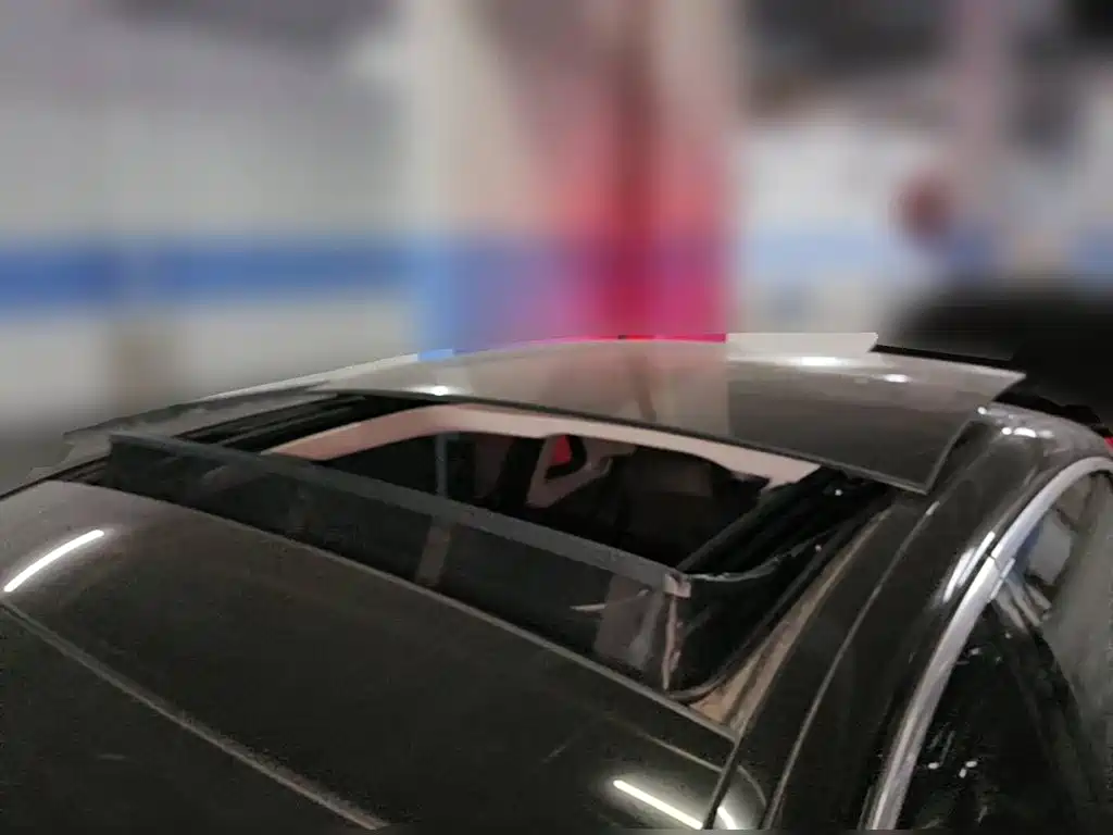 Mercedes-Benz E-Class, миниатюра 6