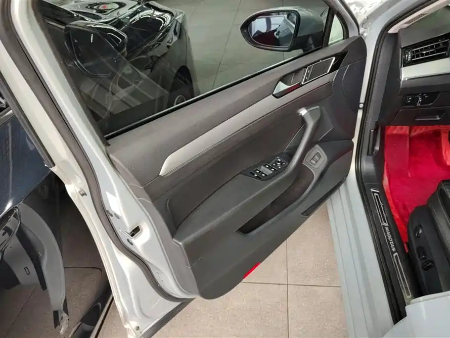 Volkswagen Magotan 2018 330TSI DSG Leading фото 7