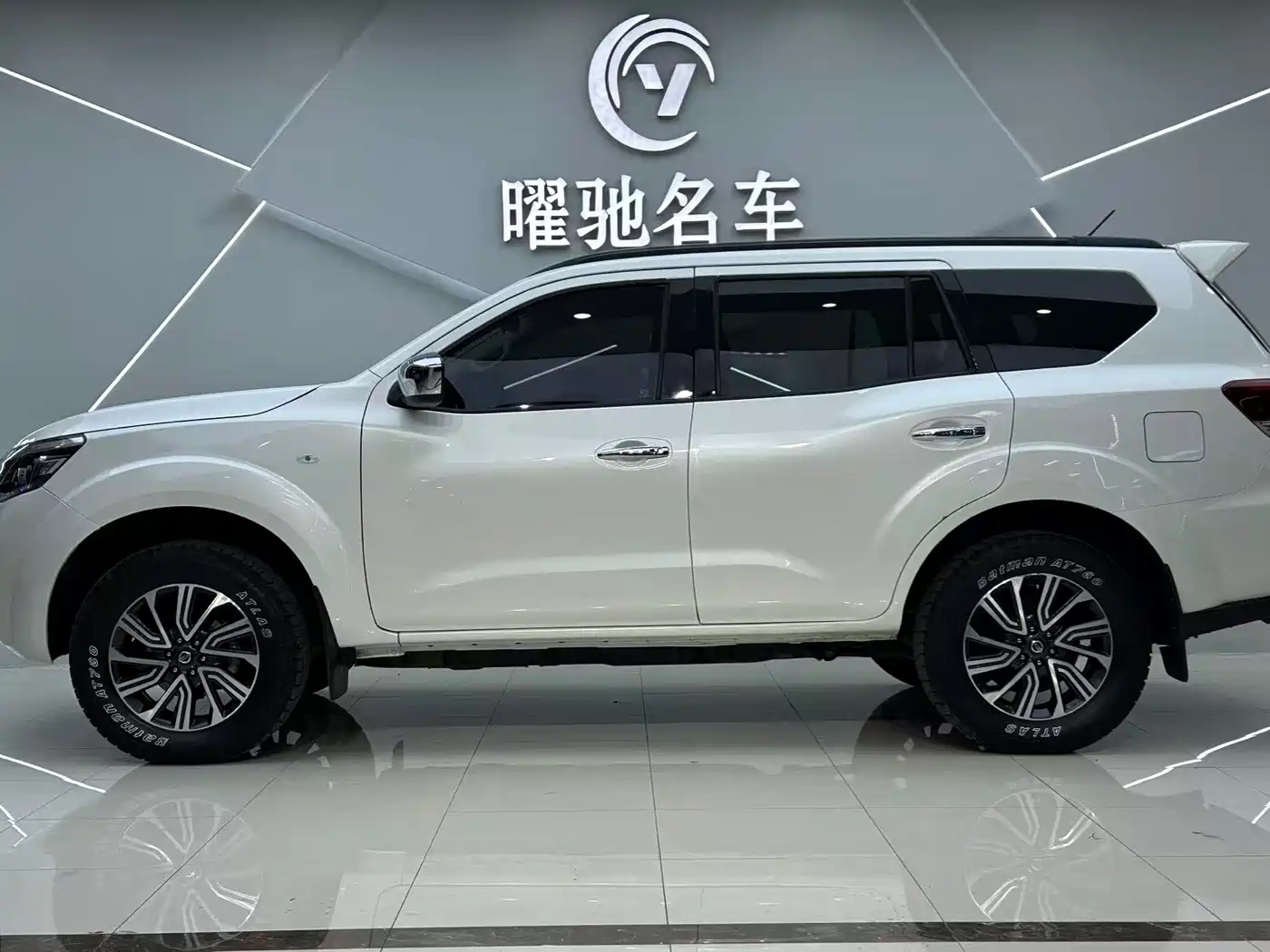 Nissan Terra 2020 2.5L XL Upper 4WD Automatic Luxury Edition фото 3