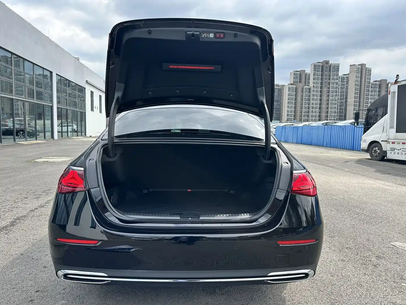Mercedes-Benz E-Class 2025 E 300 L Fashion фото 14