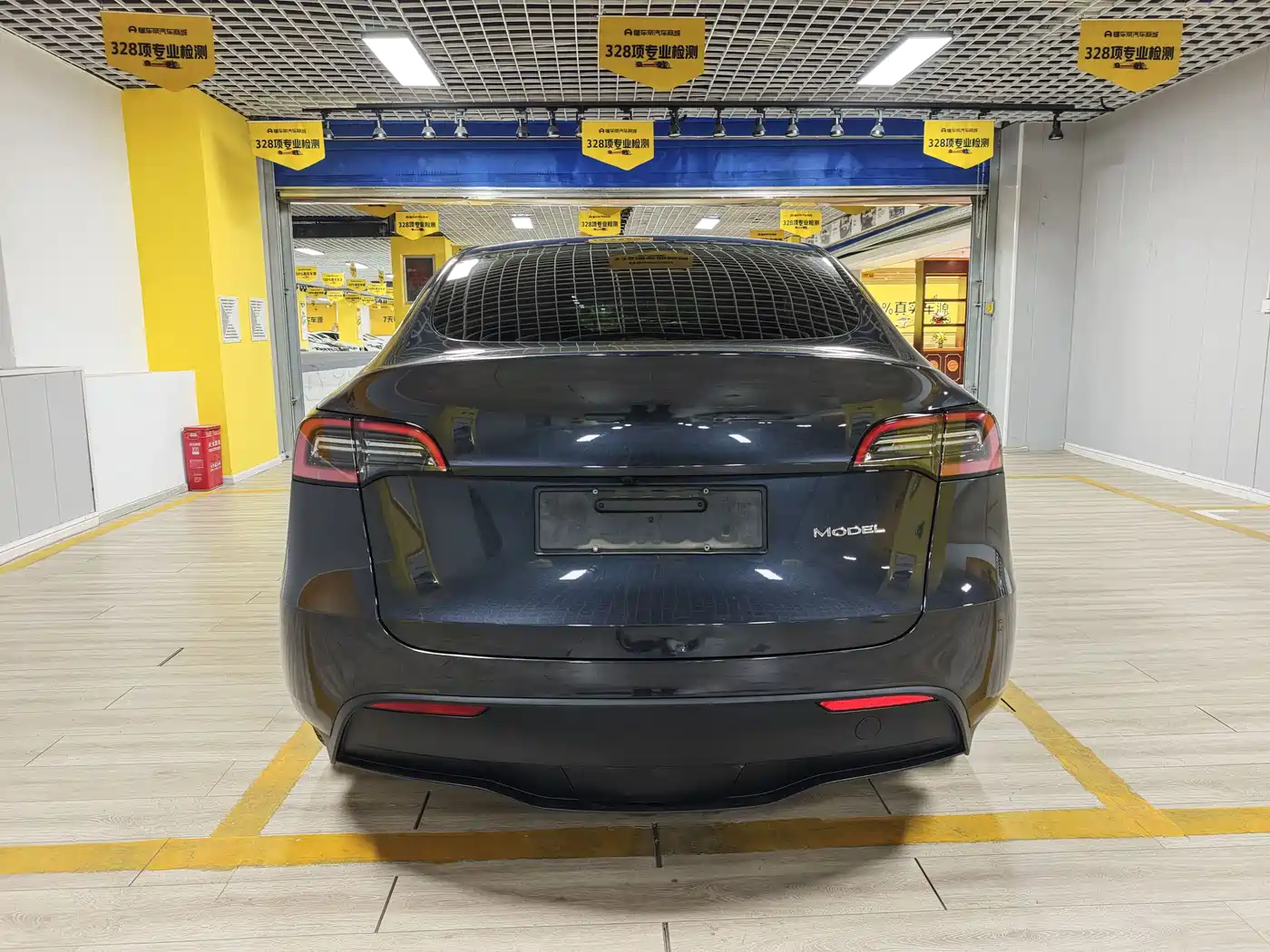 TESLA MODEL Y
