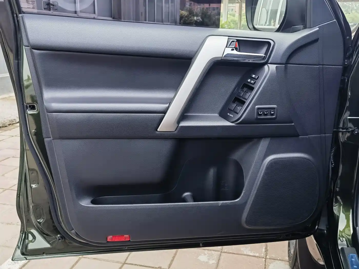 Toyota Prado 2016 3.5L Auto VX NAVI фото 4