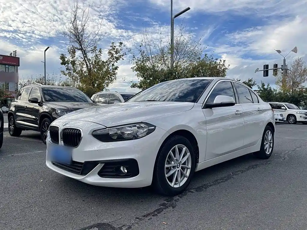 BMW 1 Series 2018 Facelift 118i Fashion фото 8