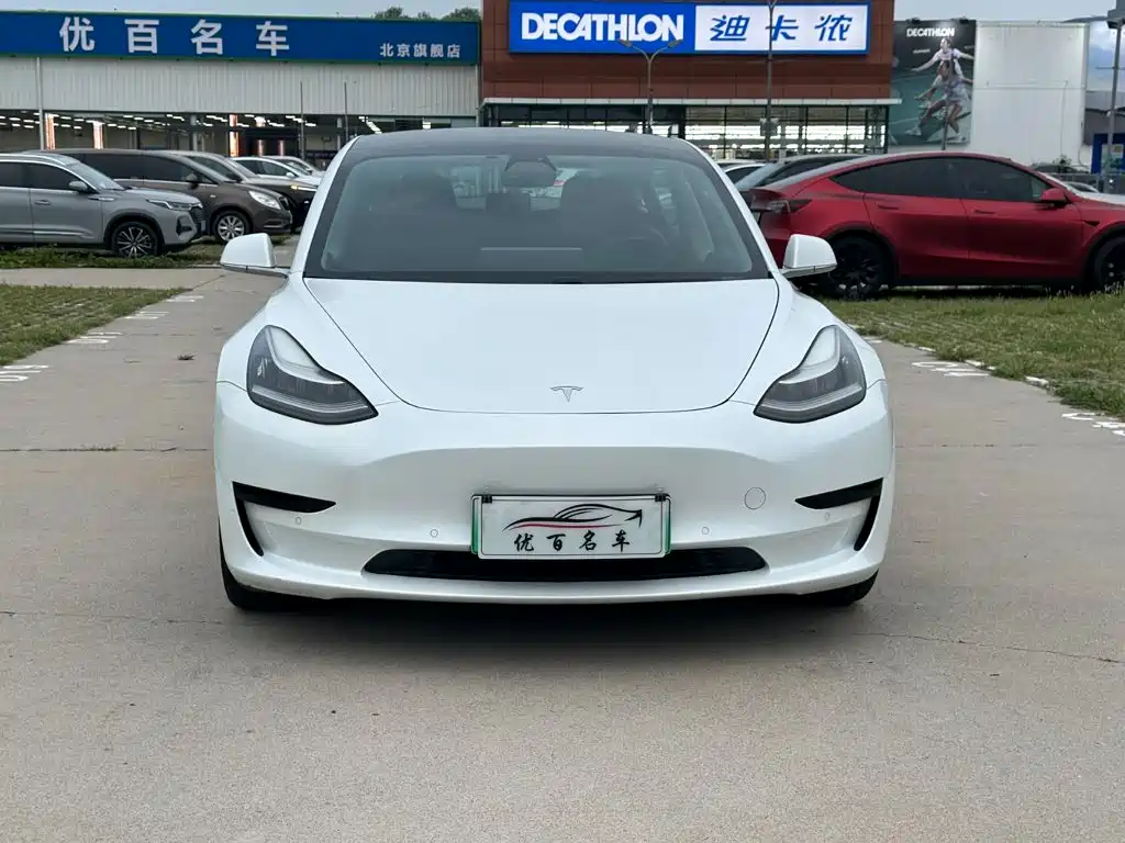 صورة 2 - Tesla Model 3