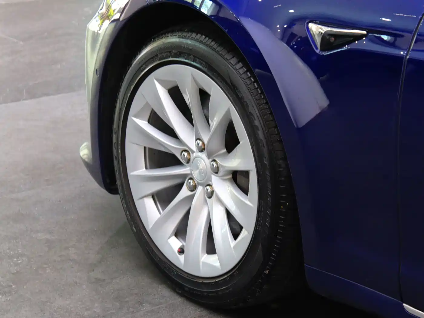 TESLA MODEL S