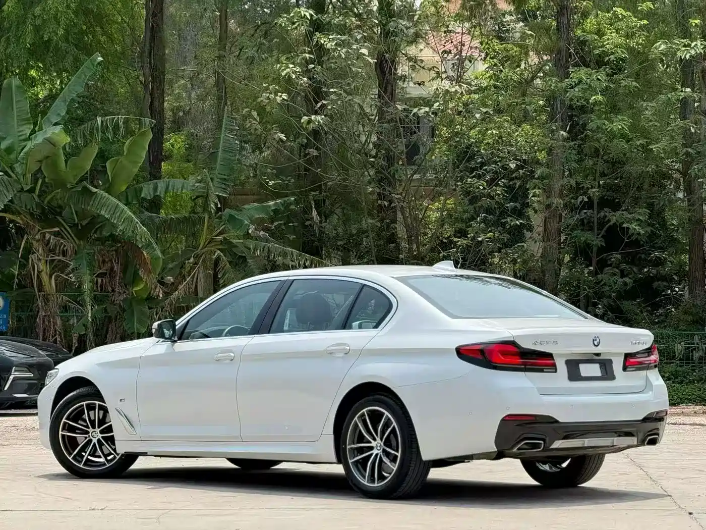BMW 5 Series 2022 Model Second Facelift 525Li M Sport Package фото 8