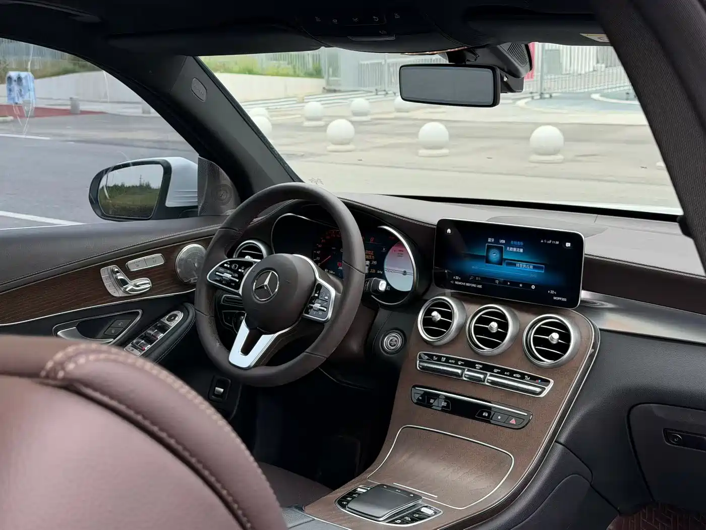 Mercedes-Benz GLC 2022 Model GLC 260 L 4MATIC Luxury Edition фото 4