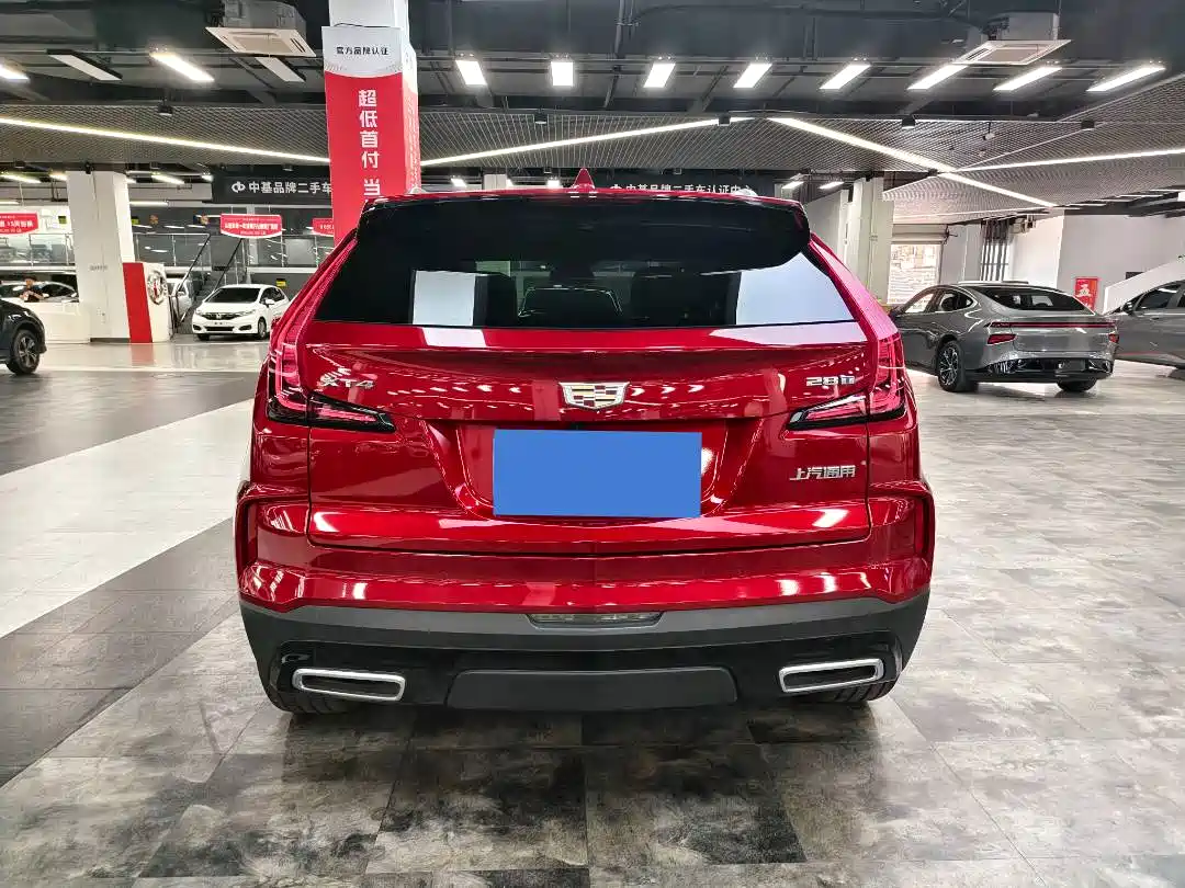 CADILLAC XT4