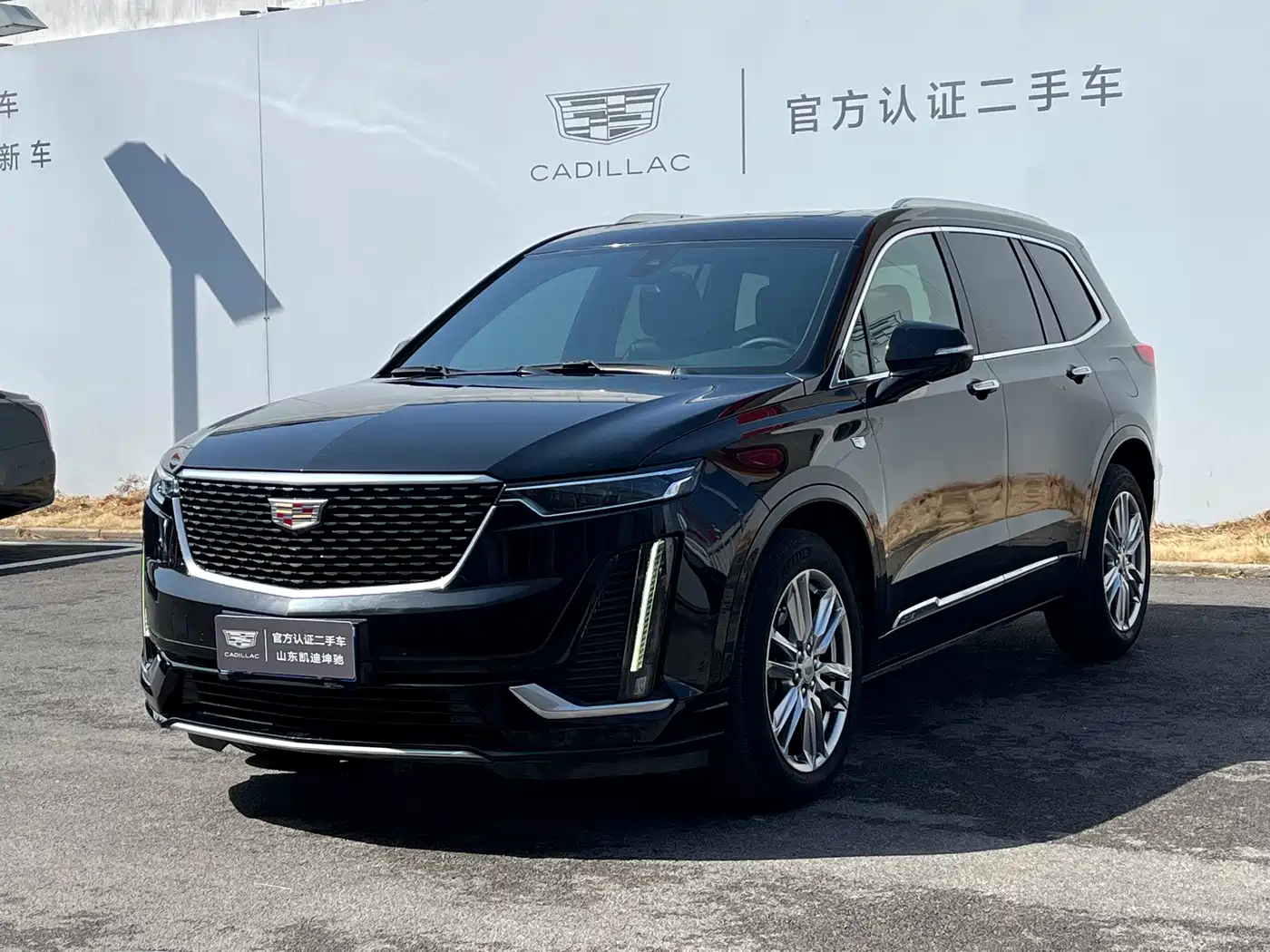 CADILLAC XT6