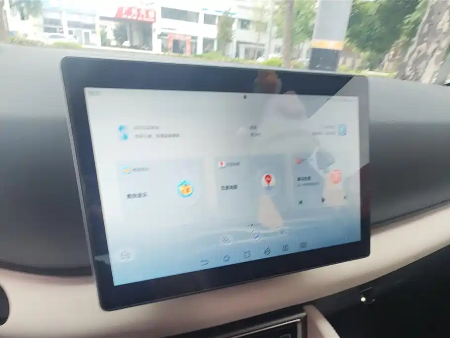 BYD Yuan UP 2024 301KM Leading Edition фото 13