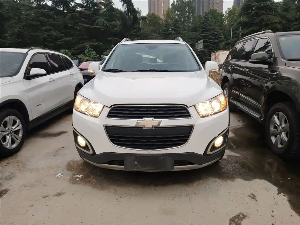 Chevrolet Captiva 2015 2.4L 2WD Urban Edition 5-seater фото 23