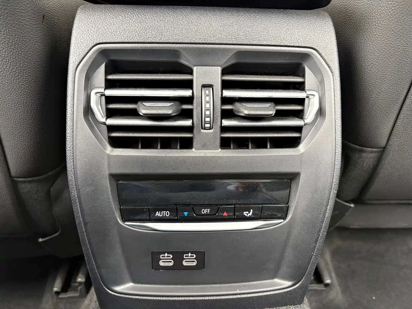 Photo 20 - BMW 3 Series