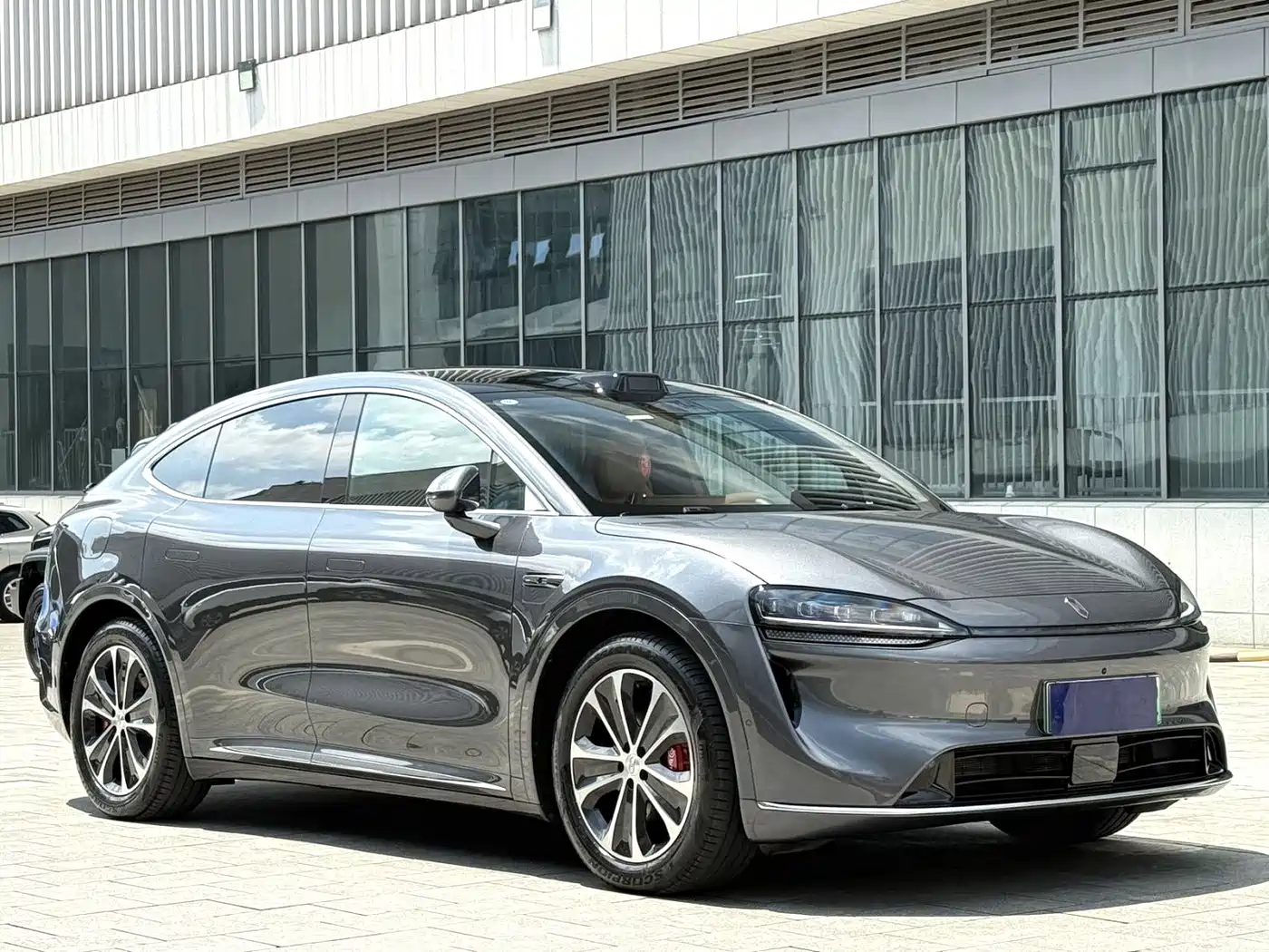 Фото 3 - Zhijie Luxeed R7