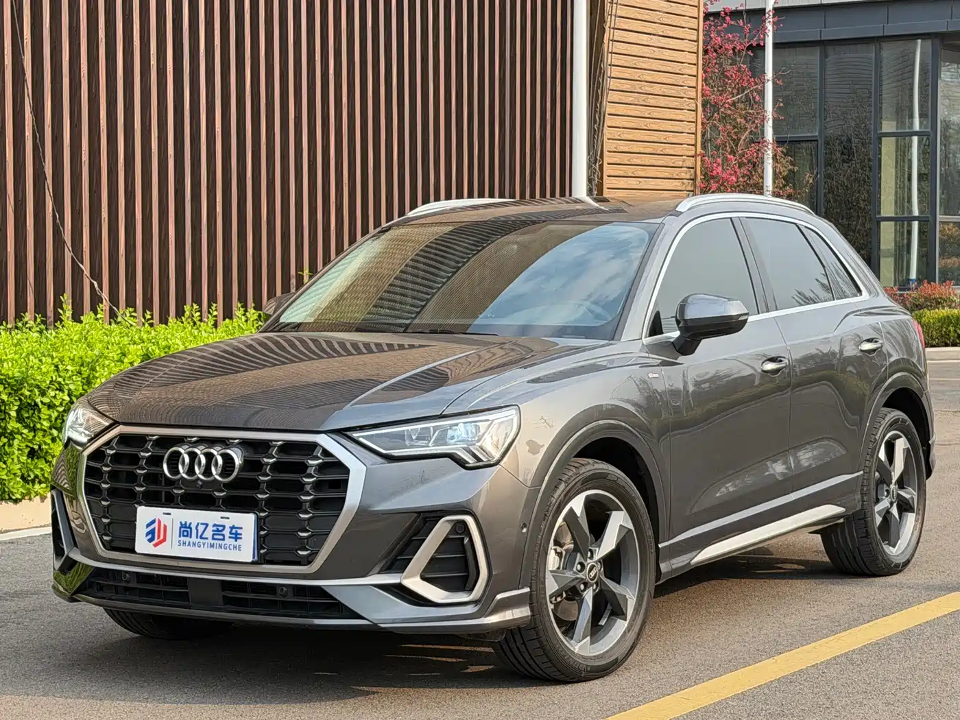 AUDI Q3