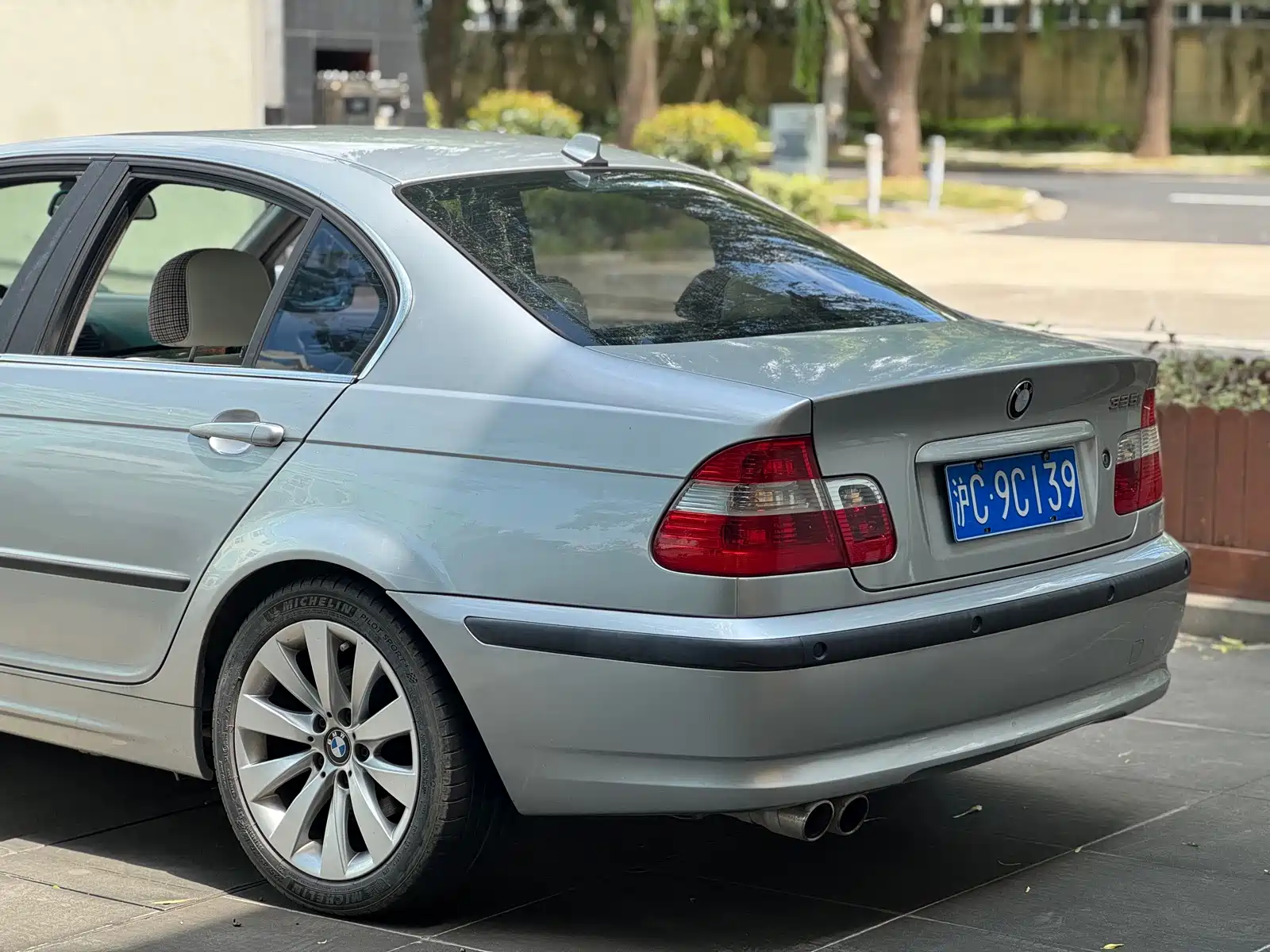 Photo 12 - BMW 3 Series