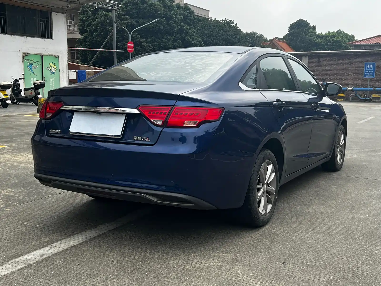Photo 7 - Geely Emgrand GL