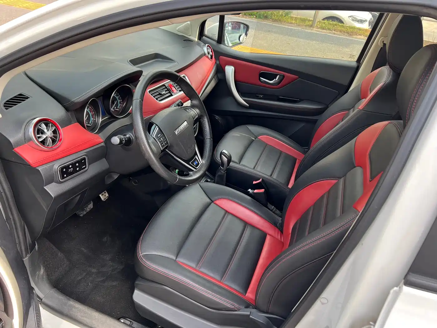 Haval H1 2016 Blue Label 1.5L AMT Urban фото 5