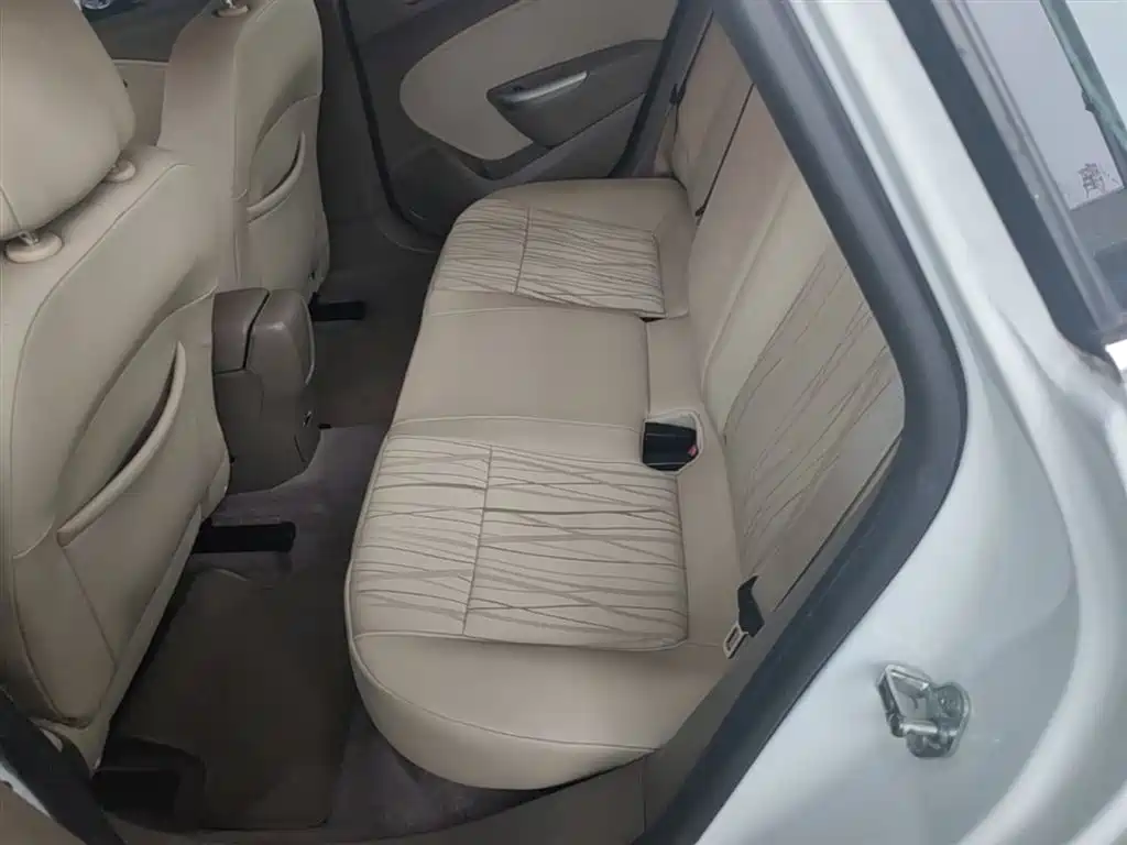 Buick Excelle 2013 Model GT 1.6L Manual Comfort фото 17