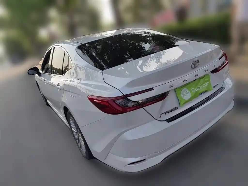 Toyota Camry 2024 Hybrid 2.0HE Elite Edition фото 27