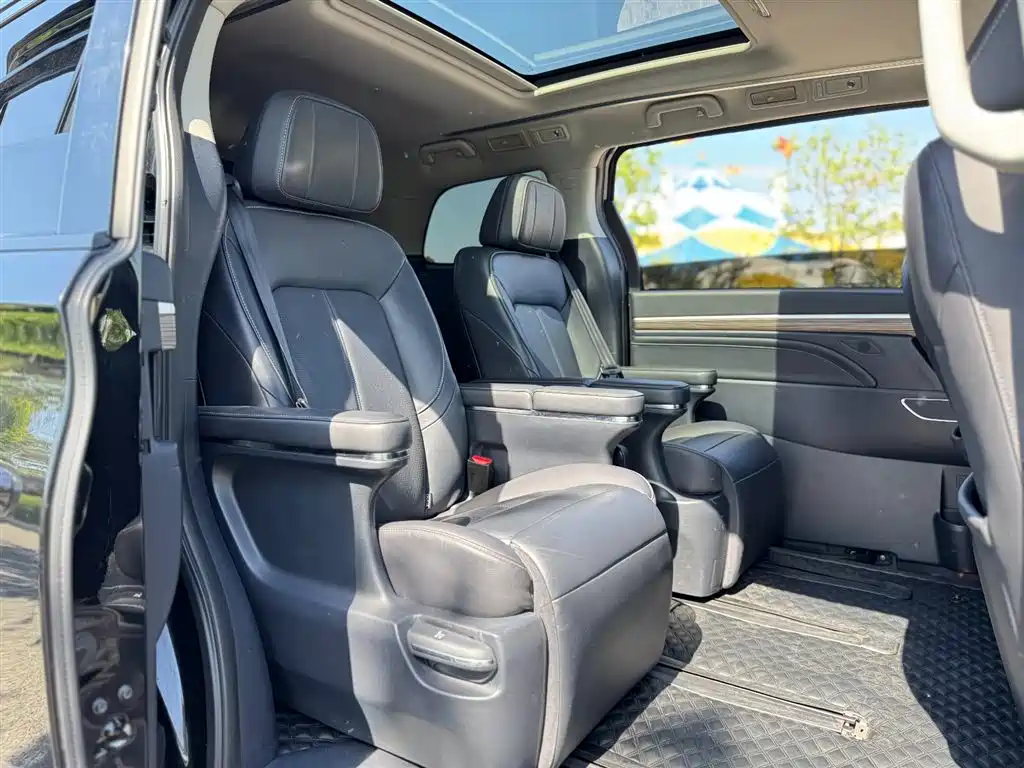 GAC Trumpchi Trumpchi M8 2021 Leading Show Series 390T Ultimate Edition фото 10