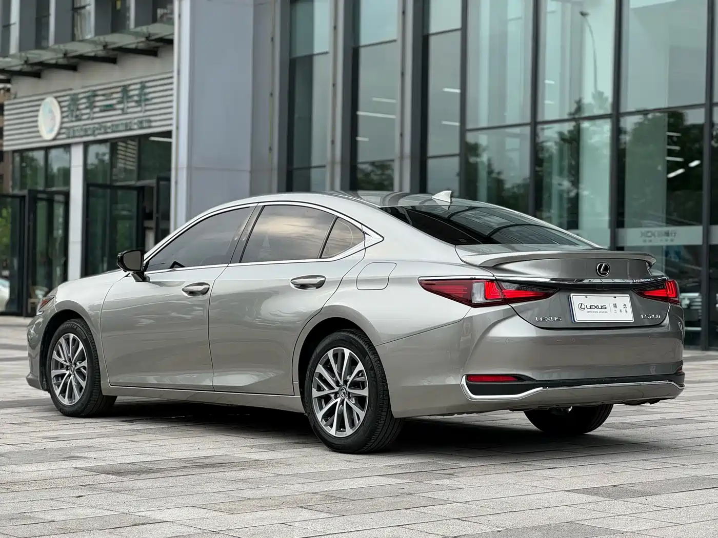 Lexus ES 2021 260 Excellence Edition фото 4