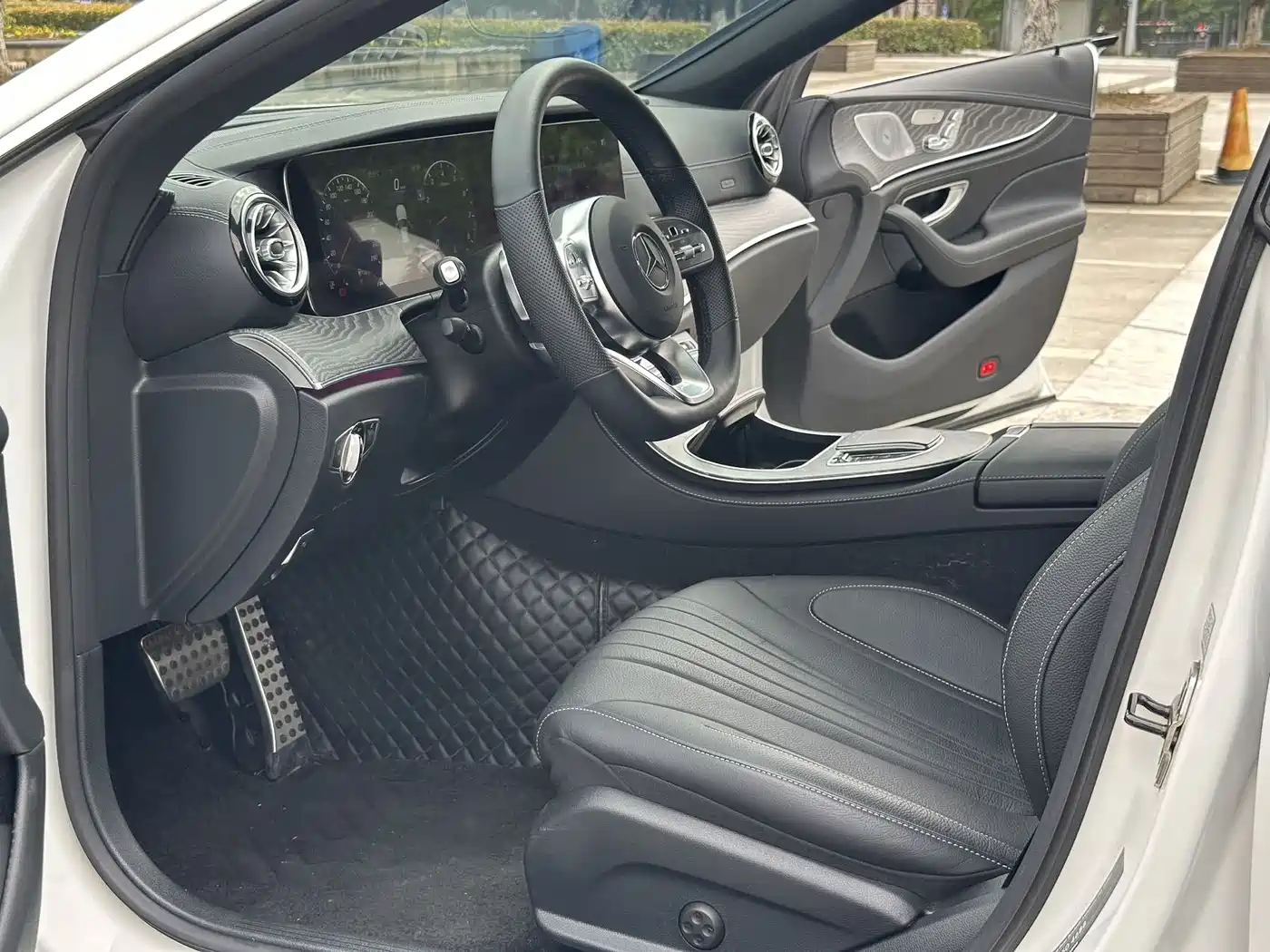 Mercedes-Benz CLS 2022 CLS 300 Luxury фото 4
