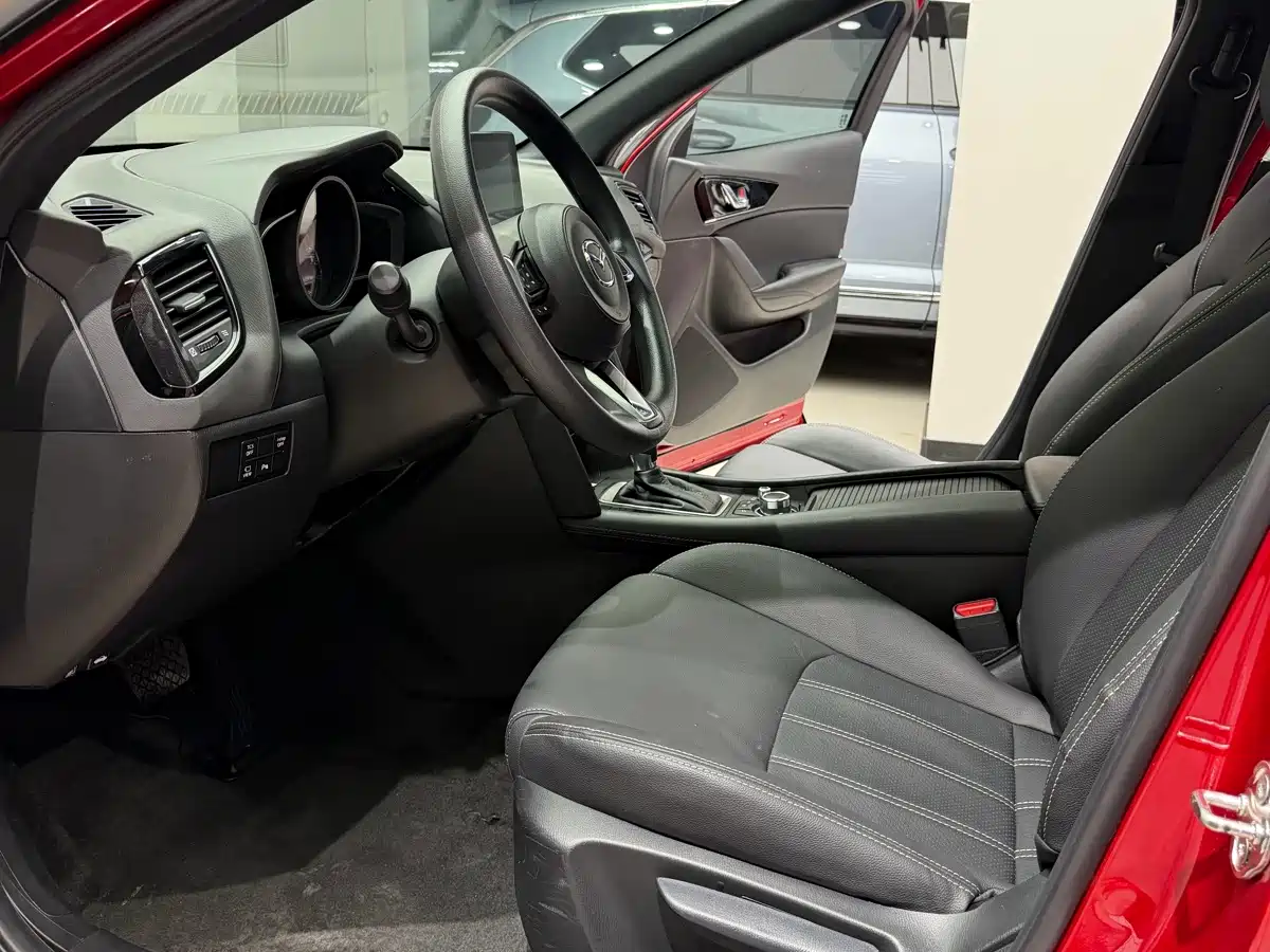 Фото 7 - Mazda CX-4