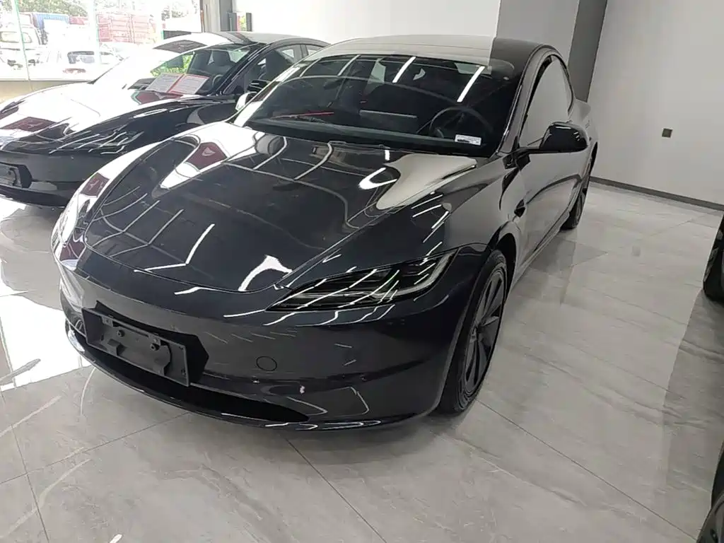 Tesla Model 3 2025