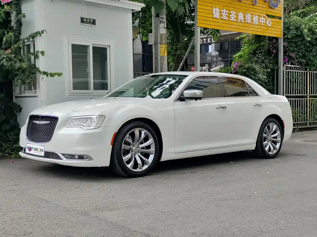 Chrysler 300C (Import) 2016 3.0L Beyond Edition