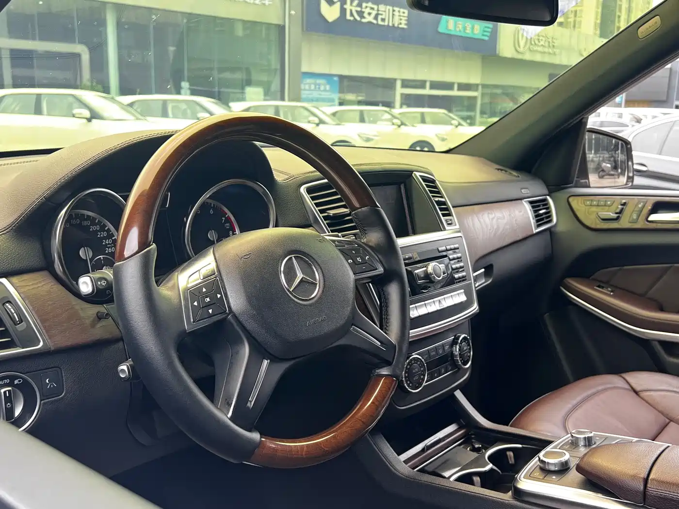 Mercedes-Benz GL-Class 2013 GL 500 4MATIC фото 11