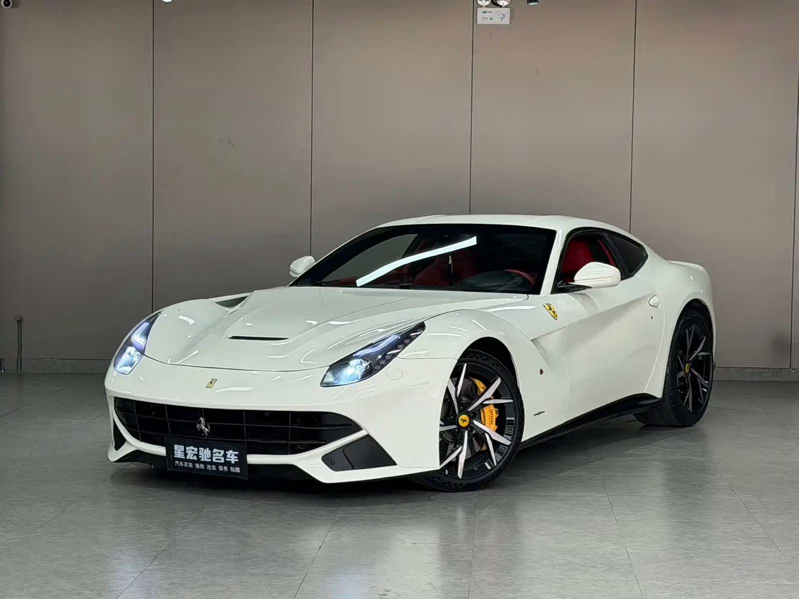 Фото 1 - Ferrari F12berlinetta