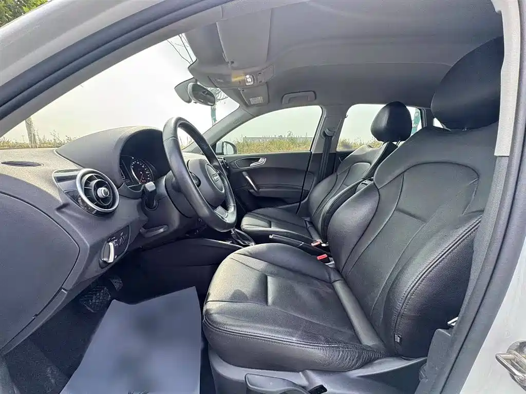 Audi A1 2016 30 TFSI Sportback Design Style Edition фото 13
