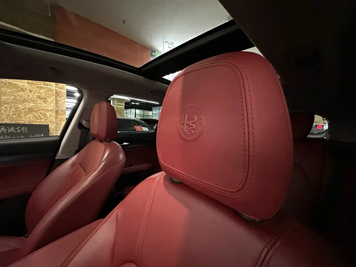 Alfa Romeo Stelvio 2018 2017 2.0T 200HP Luxury Edition