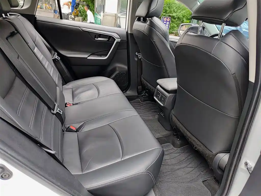 Toyota Wildlander 2021 2.0L CVT 2WD Luxury Edition фото 11