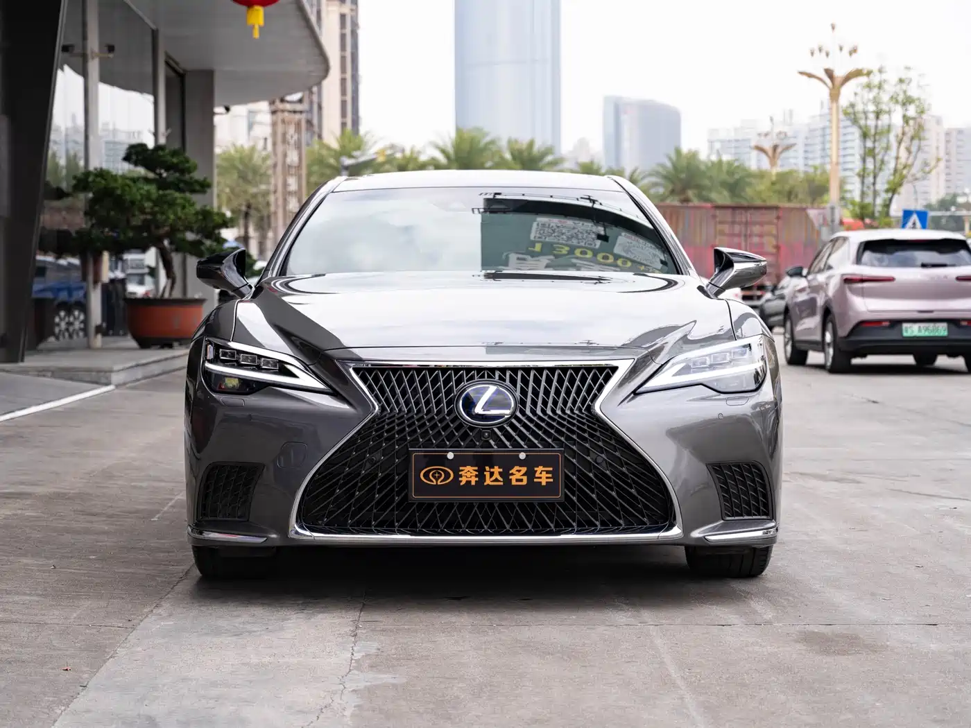 Lexus LS 2021 500h Executive Edition фото 2