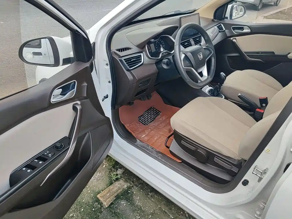 Baojun 310W 2019 2017 1.5L Manual Comfort China V