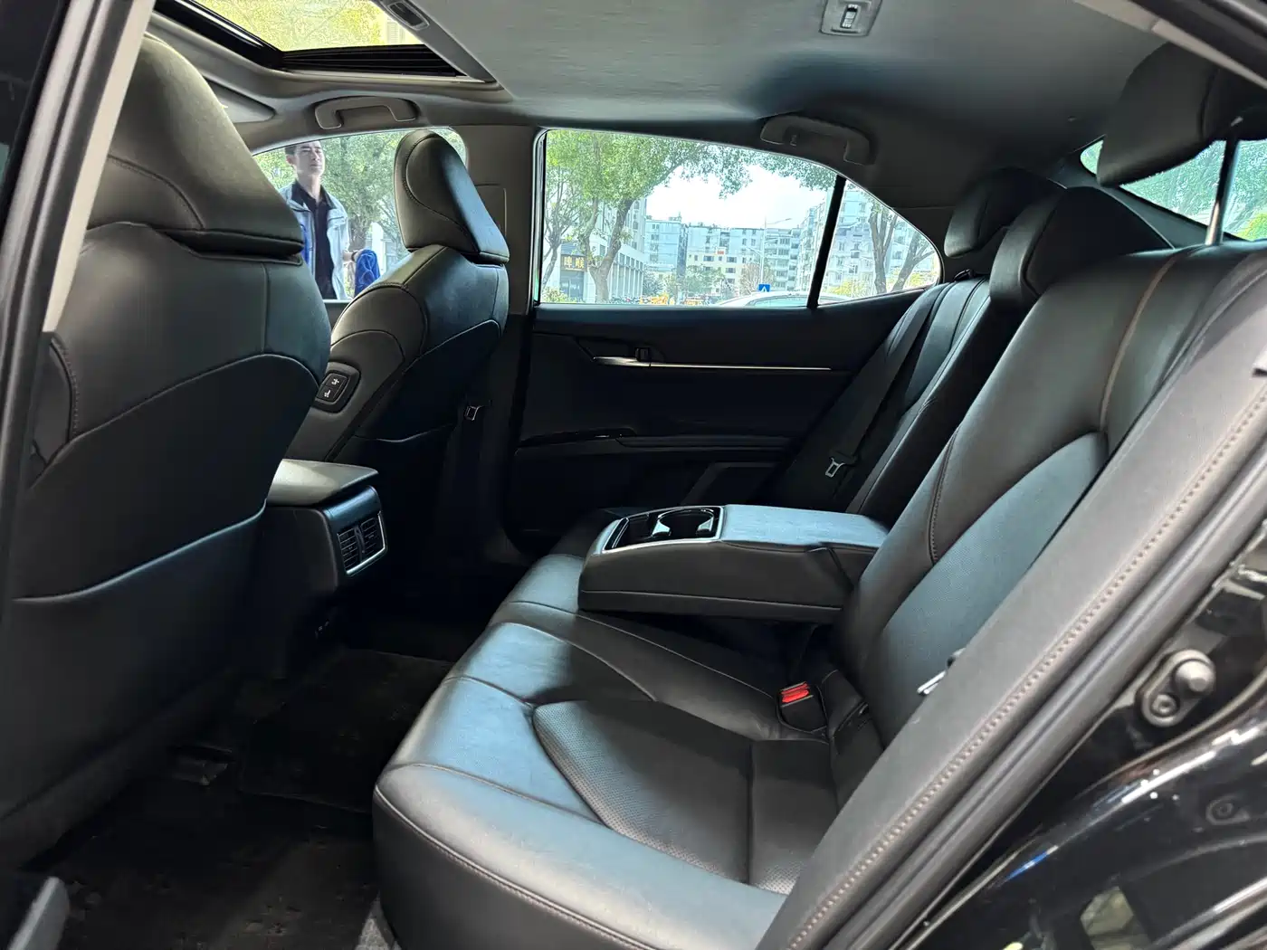 Toyota Camry 2023 2.0G Luxury Edition фото 9