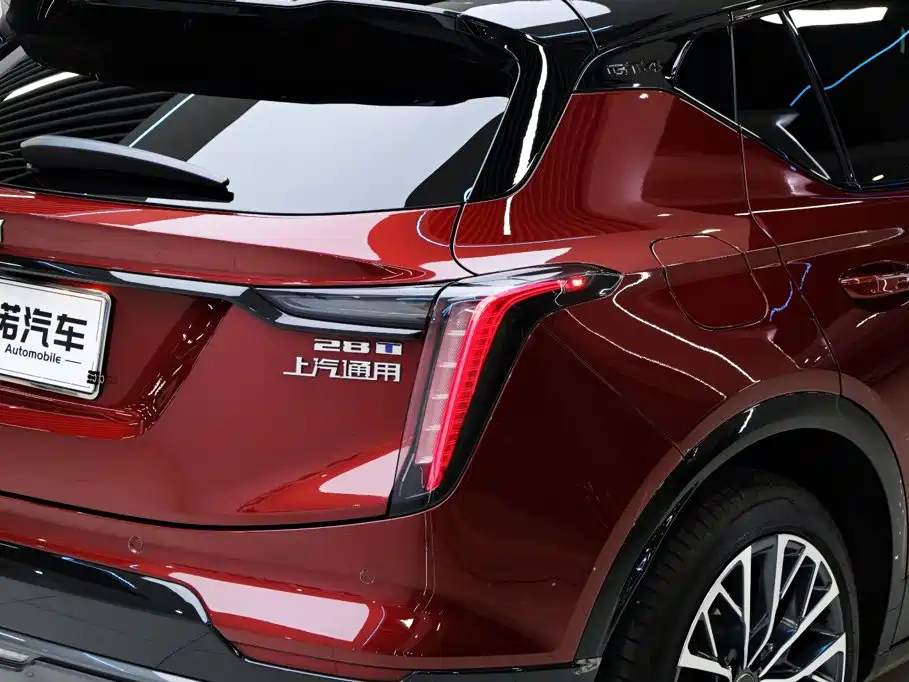 Cadillac GT4 2023 2023 28T Platinum Edition
