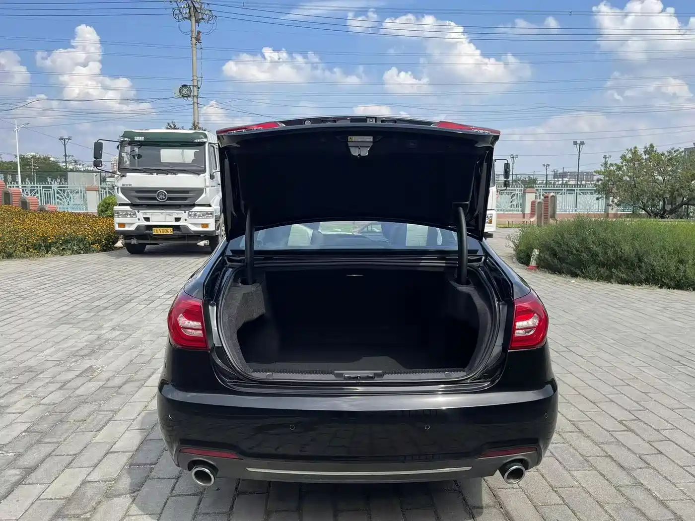 Hongqi H7 2021 2021 1.8T Official Version