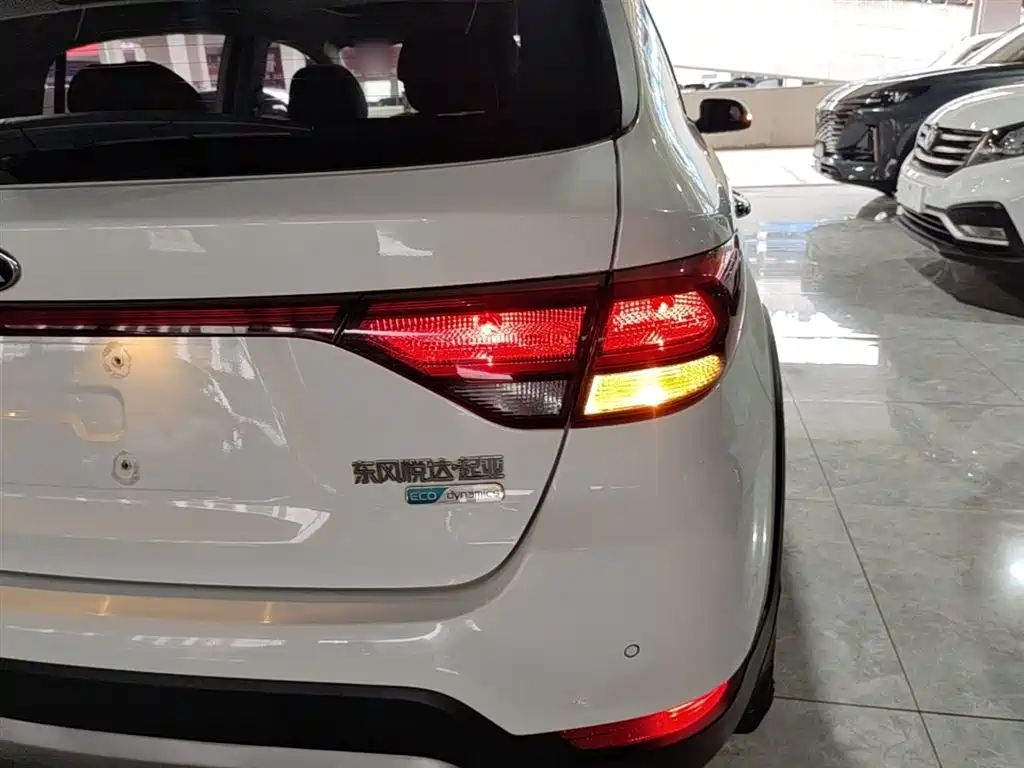 Kia KX CROSS 2018 1.6L Automatic Smart Sunroof Edition фото 8