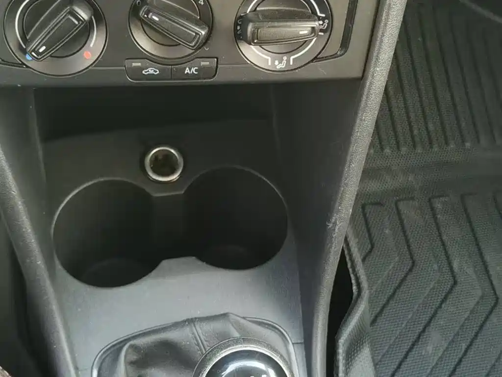 Volkswagen Polo 2018 1.5L Manual Safe Drive фото 6