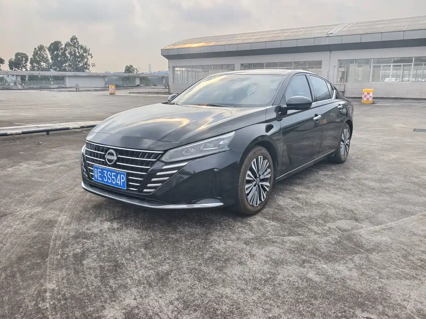Nissan TEANA