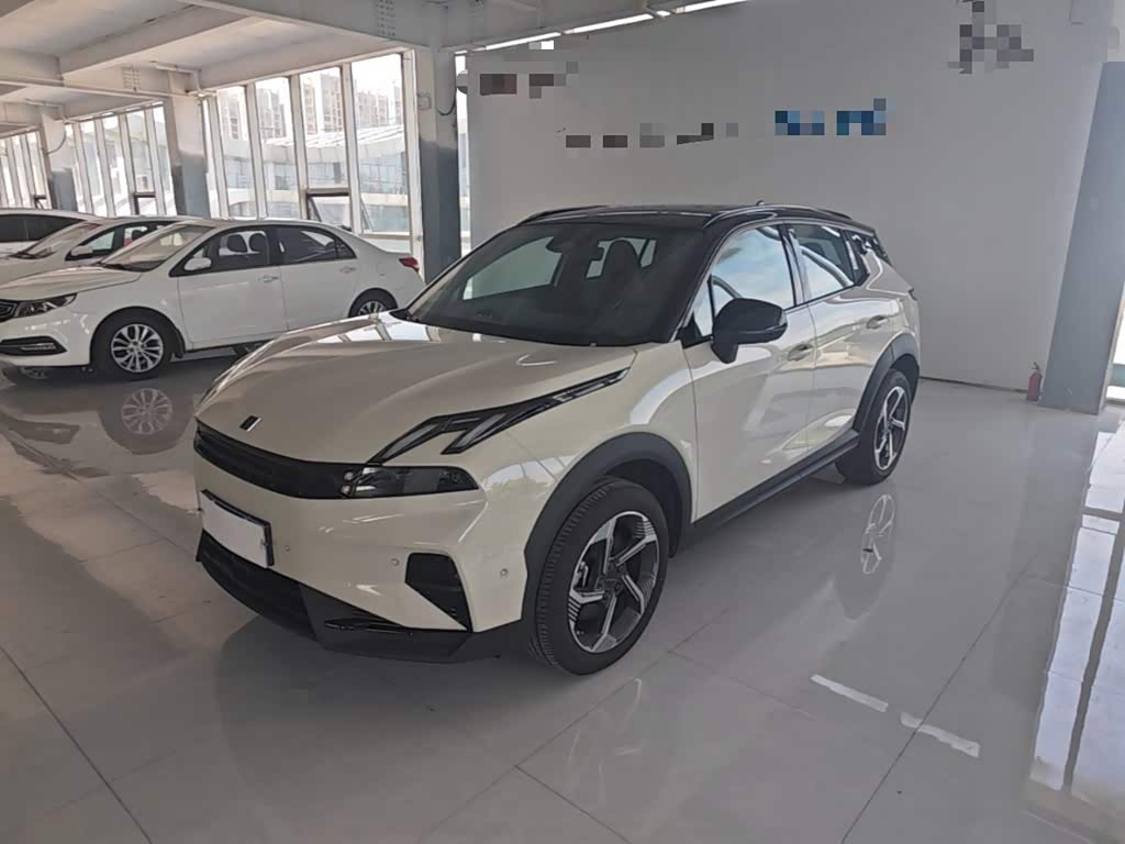 Lynk & Co 06